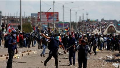 పెరూ లో హోరెత్తిన నిర‌స‌న‌లు: 42 మంది మృతి.. ఎమ‌ర్జెన్సీ ప్ర‌క‌టించిన ప్రభుత్వం