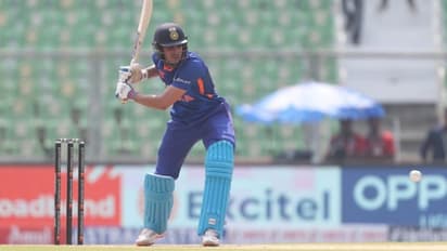 శుభమన్ గిల్ సెంచరీ.. క్రీజులో కోహ్లీ.. భారీ స్కోరుపై కన్నేసిన భారత్