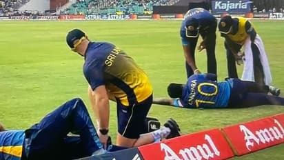 IND vs SL: ஃபீல்டிங்கின்போது பலத்த அடி.. எழவே முடியாததால் ஸ்ட்ரெட்ச்சரில் தூக்கி செல்லப்பட்ட இலங்கை வீரர்..!