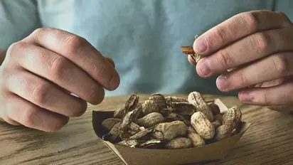 പ്രമേഹരോ​ഗികൾക്ക് നിലക്കടല കഴിക്കാമോ?