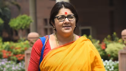 ದೋ ನಂಬರ್ ಮಾಲ್, ಬಿಜೆಪಿ ಶಾಸಕಿ ಲೊಕೆಟ್ ಚಟರ್ಜಿ ವಿರುದ್ಧ ಟಿಎಂಸಿ ನಾಯಕನ ಕೀಳು ಹೇಳಿಕೆ!