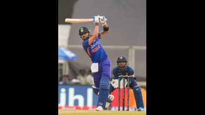 ఇదే ఫామ్ కొనసాగిస్తే సచిన్‌ను అధిగమించడం కష్టమేమీ కాదు.. కోహ్లీపై సన్నీ కామెంట్స్ 