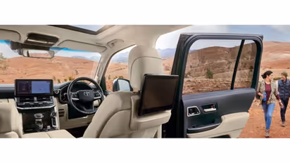 ചൈനയിലേക്ക് രണ്ട് കിടിലൻ എസ്‍യുവികളുമായി ഇന്നോവ മുതലാളി