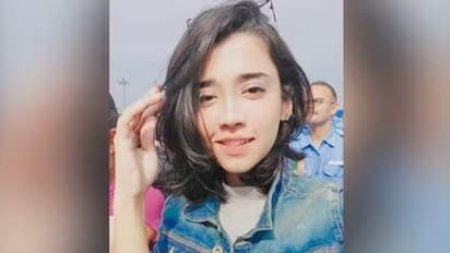 ನಾಯಿಗೆ ಆಹಾರ ನೀಡುತ್ತಿದ್ದ ಯುವತಿಯನ್ನು ಗುದ್ದಿಕೊಂಡು ಹೋದ ಕಾರು: ವಿಡಿಯೋ