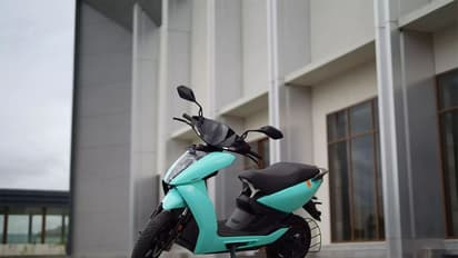 माइलेज में दमदार, 80 KMPH की रफ्तार..Photos में धांसू लुक वाले पांच E-Scooters