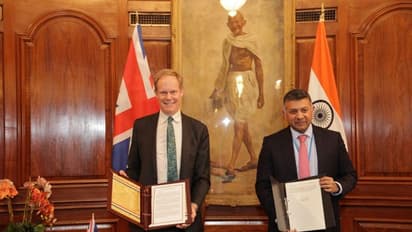 Young Professionals Scheme: UK-भारत 18-30 साल की उम्र के प्रोफेशनल्स एक-दूसरे के यहां 2 साल रहकर काम कर सकेंगे