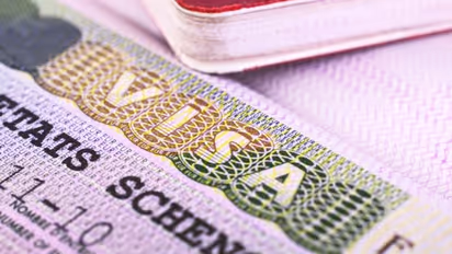 സ്വിറ്റ്സര്‍ലൻഡ് യാത്രയ്ക്കൊരുങ്ങുന്നവർ കുറച്ച് കാത്തിരിക്കേണ്ടി വരും; നിയന്ത്രണം പ്രഖ്യാപിച്ച് ഡൽഹിയിലെ എംബസി