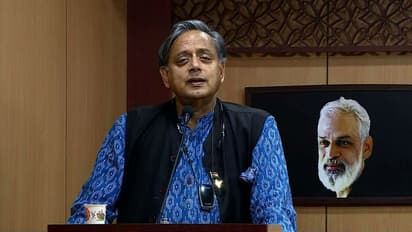 'പരീക്ഷയെഴുതുന്ന മെഷീനുകളല്ല, കുട്ടികൾക്ക് ടെൻഷൻ കാരണം ജീവിക്കാനാവുന്നില്ല': ശശി തരൂർ