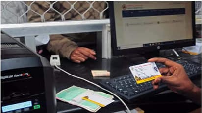 गोरखपुर: फ्री इलाज के लिए भटक रहे मरीज, बीमार सिस्टम का खामियाजा भुगत रही जनता