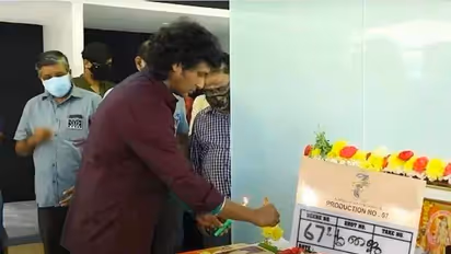 மீண்டும் இணைந்த கைகள்! 'தளபதி 67' பட உச்சாகத்தில் விஜய்யுடன் இருக்கும் மாஸ் புகைப்படத்தை வெளியிட்ட லோகேஷ்!