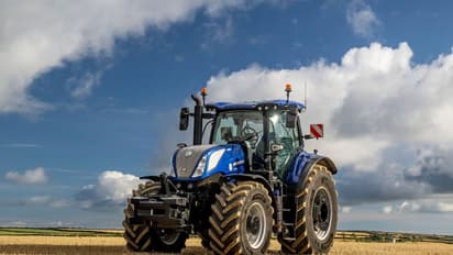 गजब ! डीजल से नहीं गाय के गोबर से चलता है यह ट्रैक्टर, Photos में जानें 5 यूनिक खूबियां