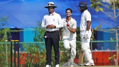 ഐപിഎല് താരലേലത്തിന് മുമ്പ് രഞ്ജിയില് കത്തിക്കേറി അര്ജുന് ടെന്ഡുല്ക്കര്; ആദ്യ അഞ്ച് വിക്കറ്റ് നേട്ടം