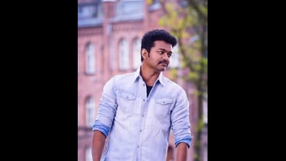 కాస్ట్లీ కార్లు.. ఇంద్రభవనం లాంటి ఇల్లు.. దళపతి విజయ్ ఆస్తుల విలువ తెలిస్తే షాక్ అవ్వాల్సిందే..? 