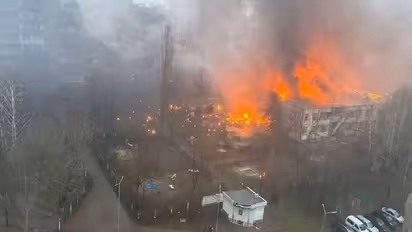 यूक्रेन में VVIP सवार हेलिकॉप्टर रिहायसी बिल्डिंग से टकराकर क्रैश, 16 से ज्यादा मौत, 3 बड़े मंत्री भी शामिल