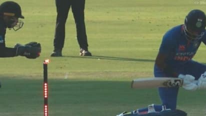 മൂന്നാം അംപയറുടെ ആന മണ്ടത്തരം? ഹാര്ദിക് പാണ്ഡ്യയുടെ വിക്കറ്റില് വന് വിവാദം, തലയില് കൈവെച്ച് ആരാധകര്