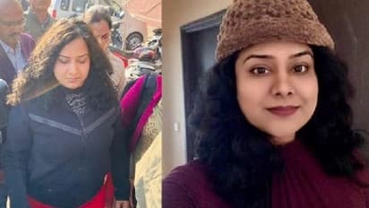 पुलिस अफसर दिव्या मित्तल ने झील में फेंके नोटों से भरे 2 बैग, मोबाइल में छिपा रखा था बड़ा राज...उसे भी फेंका