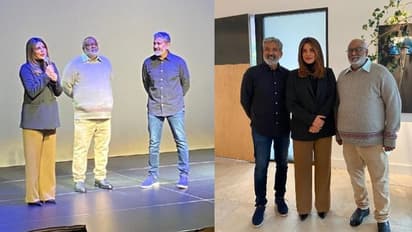 RRR స్పెషల్ స్క్రీనింగ్ లో మెరిసిన ప్రియాంక చోప్రా,  జక్కన్నతో ఫోటోలకు ఫోజులిచ్చిన గ్లోబల్ బ్యూటీ