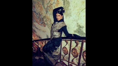 రెండు బ్లాక్ బస్టర్స్ కొట్టి పొగరు, శృతి హాసన్ కళ్ళలో కసి చూస్తే బాబోయ్.. మైండ్ బ్లోయింగ్ లిప్స్ తో ట్రీట్