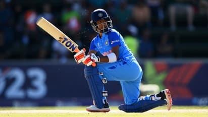 రాణించిన తెలంగాణ అమ్మాయి..  సూపర్ సిక్స్‌కు భారత్ 