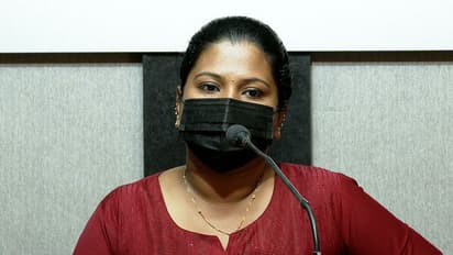 'വിദേശത്ത് ജോലിക്ക് കൊണ്ടുപോയി സ്വർണം തട്ടി, പറഞ്ഞ ശമ്പളം തന്നില്ല'; ദമ്പതികൾക്കെതിരെ യുവതി