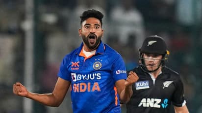 ‘హైదరాబాద్ సికింద్రాబాద్ సిరాజ్ భాయ్ జిందాబాద్..’ కొత్త స్లోగన్ తో మియా ఫ్యాన్స్ రచ్చ