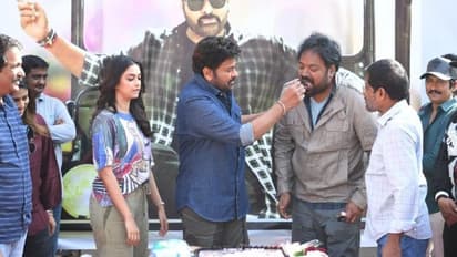 `భోళాశంకర్` సెట్లోకి వీరయ్య ఎంట్రీ.. కేక్ కట్ చేసి స్వాగతం పలికిన కీర్తిసురేష్..