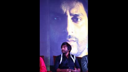 கோடியில் சம்பளம் வாங்கும் நடிகர்களுக்கு கூட இந்த மனசு வராது! பட விழாவில் ஆச்சரியப்படுத்திய ஆர்.ஜே.பாலாஜி!