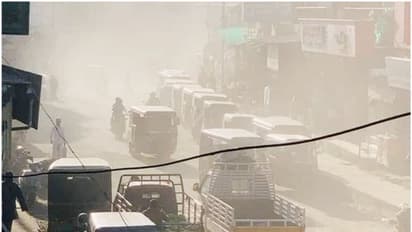 പണി മുടക്കി, ജീവിതം ദുസ്സഹമാക്കി കരുവാരക്കുണ്ട് - കാളികാവ് മലയോര പാത