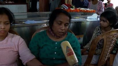 അമ്മയുടെ മൃതദേഹം മക്കളെ കാണിക്കാതെ ഭർതൃ വീട്ടുകാർ; തൃശ്ശൂരിൽ യുവതിയുടെ അന്ത്യകർമങ്ങൾ വൈകുന്നു