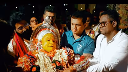 Kantara; ಸಕ್ಸಸ್ ಬಳಿಕ ಹರಕೆ ತೀರಿಸಿದ ಚಿತ್ರತಂಡ; ರಿಷಬ್ ಮತ್ತು ತಂಡವನ್ನು ಅಪ್ಪಿಕೊಂಡ ದೈವ