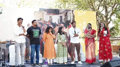 കാസര്ഗോഡ് ഗവണ്മെന്റ് കോളജില് 'ഡിയര് വാപ്പി' ടീം; അനഘയ്ക്കും നിരഞ്ജിനും വന് വരവേല്പ്പ്