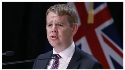 Chris Hipkins: நியூசிலாந்து அடுத்த பிரதமர்! யார் இந்த கிறிஸ் ஹிப்கின்ஸ்? முழு விவரம் !