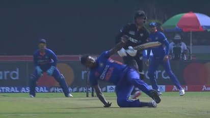 കോണ്‍വെയെ മടക്കിയ ഹാര്‍ദ്ദിക്കിന്‍റെ വണ്ടര്‍ ക്യാച്ച്-വീഡിയോ