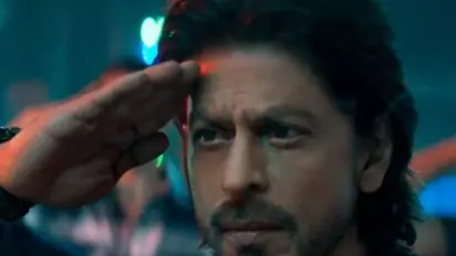 'പഠാന്റെ' സത്യസന്ധമായ റിവ്യു പറയൂവെന്ന് ആരാധകൻ, മറുപടിയുമായി ഷാരൂഖ്