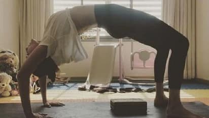 'അസാധ്യം, ഹാര്‍ഡ് വര്‍ക്കിംഗ്'; പ്രയാസമുള്ള യോഗ പോസുമായി പ്രിയതാരം 