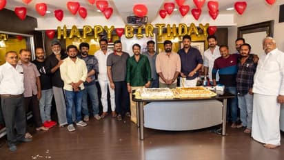 சுந்தர் சி - சந்தானத்திற்கு ஒரே இடத்தில் கேக் வெட்டி கொண்டாடப்பட்ட பிறந்தநாள்! சர்பிரைஸ் கொடுத்த விஜய் சேதுபதி