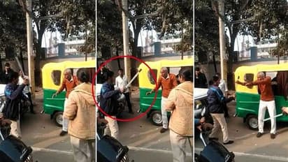 சைக்கிளில் இருந்து கீழே விழுந்த முதியவரை ‘ஸ்லோவா வந்தது ஏன்?’ எனக் கேட்டு சரமாரியாகத் தாக்கும் பெண் போலீஸ்!