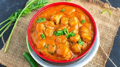 இனிமே சப்பாத்தி என்றால் மீல் மேக்கர் மசாலா தான் செய்வீங்க!