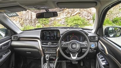 ക്യാമറയിൽ പതിഞ്ഞ് പുതിയ മാരുതി എസ്യുവി, ഏഴ് സീറ്റർ ഗ്രാൻഡ് വിറ്റാരയോ അതോ ഫേസ്ലിഫ്റ്റോ?