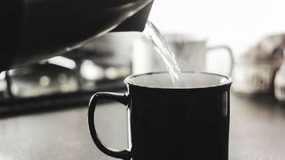 ടോയ്ലെറ്റിൽ നിന്നുള്ള വെള്ളം ശുദ്ധീകരിച്ച് കുടിക്കാൻ നൽകും, ഈ റെസ്റ്റോറന്റ് സ്വീകരിക്കുന്നത് വ്യത്യസ്തമായ വഴി