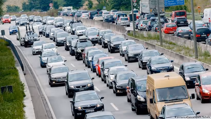 രാജ്യത്ത് പെട്രോള്, ഡീസല് വില്പ്പന ഇടിഞ്ഞു; കാരണം ഇതാണ്!