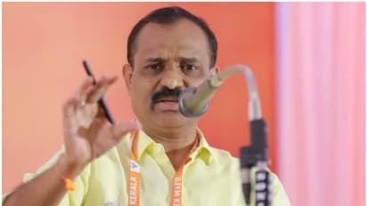 പൊലീസ് ഇല്ലാതെ ഡോക്യുമെന്ററി പ്രദർശിപ്പിക്കാൻ ധൈര്യമുണ്ടോ? പിണറായി ഉടുതുണി ഇല്ലാതെ ഓടേണ്ടി വരും: വിവി രാജേഷ്