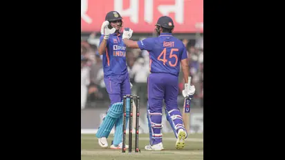 IND vs NZ, 3rd ODI: Tonful Rohit-Gill show hands India clean sweep and No.1 ODI ranking; Twitter rejoices