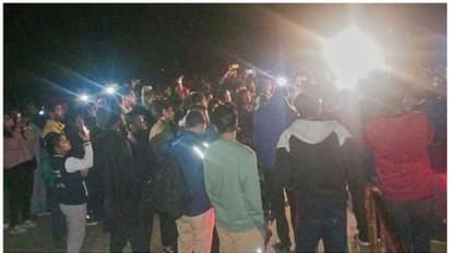 BBC Documentary Modi: டெல்லி ஜேஎன்யு-வில் பிரதமர் மோடி ஆவணப்படத்துக்குத் தடை: மாணவர்கள் போராட்டம், கல்வீச்சு