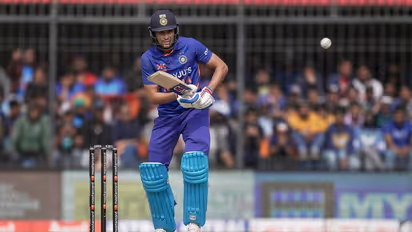 గిల్ టీ20లకు వేస్ట్.. అతడి ప్లేస్‌లో ఢిల్లీ ఓపెనర్‌ను ఆడించడమే బెటర్..  పాక్ మాజీ స్పిన్నర్ కామెంట్స్ 