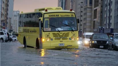 യുഎഇയില് കാലാവസ്ഥാ മുന്നറിയിപ്പ് തുടരുന്നു; കുട്ടികളെ നേരത്തെ വീടുകളിലേക്ക് അയച്ച് സ്കൂളുകള്