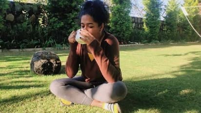 വിവാഹമോചനത്തിന്റെ നാലാം വാർഷികം ആഘോഷിച്ച് യുവതി, സ്വാതന്ത്ര്യത്തിന്റെ നാലാം വർഷം എന്ന് അടിക്കുറിപ്പും