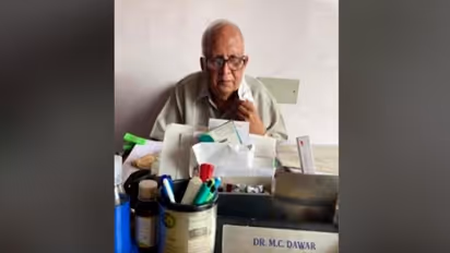 Who is MC Dawar, Madhya Pradesh doctor who treats patients for Rs 20, conferred with Padma Shri