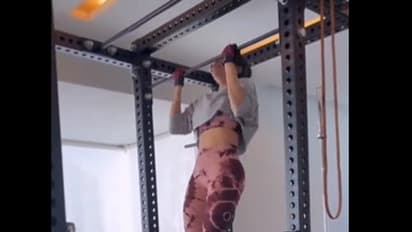 సమంత ఫిట్‌నెస్‌ వీడియోపై నందినిరెడ్డి సెటైర్‌.. స్టార్‌ హీరోయిన్ షాకింగ్‌ రియాక్షన్‌.. పేలుతున్న జోకులు 