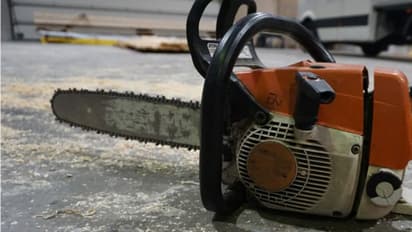 സ്വഭാവദൂഷ്യം കാരണം പൊറുതിമുട്ടി; 'ചെയിന്സോ' ഉപയോഗിച്ച് മകനെ കൊല്ലാന് ശ്രമിച്ച പിതാവ് പിടിയില്